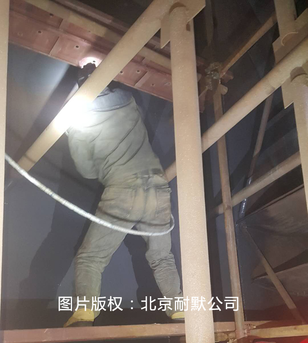 鹽酸池酸霧防治方法演變:池口卸酸斗水封法 鹽酸池酸霧防治方法演變:池口卸酸斗水封法